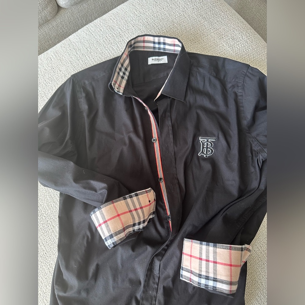 Men’s Burberry Black Button-Down Shirt, Size Medium